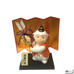 Singe 2016 en argile et flèche hamaya h10cm