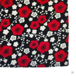 Furoshiki noir FLEURS de PRUNiER rouge en chirimen (100x100cm)