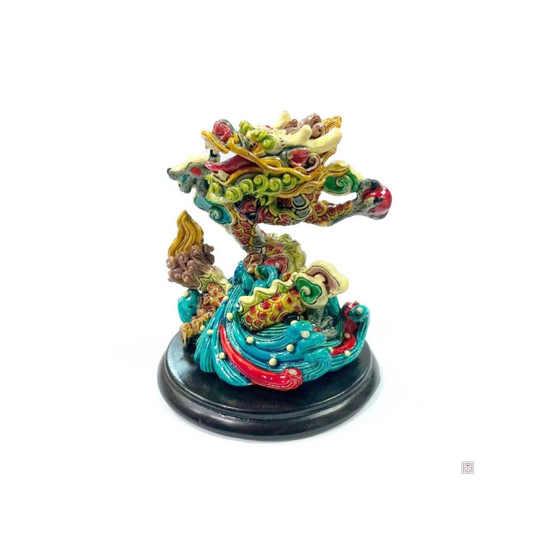 Dragon corail sur les flots en résine peint à la main (h9cm)
