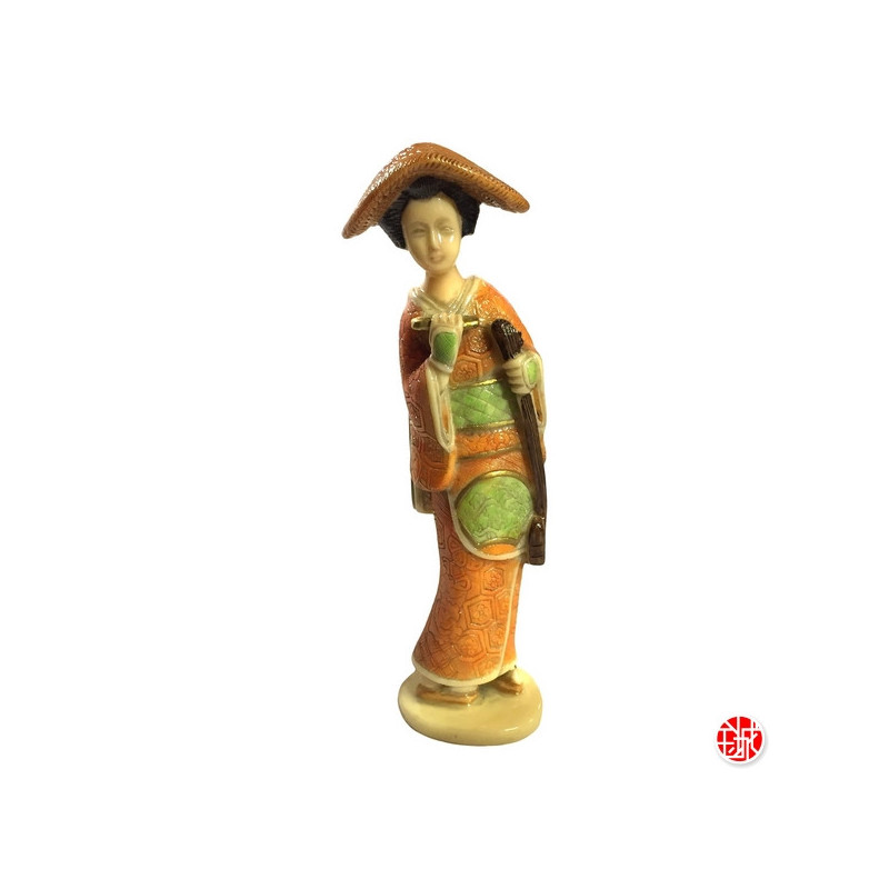 Geisha avec shamisen en ivoirine (h23cm)