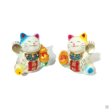 Maneki neko SANTé et RiChESSE en résine blanc coloré (h6.5cm)