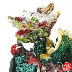 Dragon sur nuages en résine peint à la main (h5.5cm)