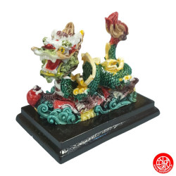 Dragon sur nuages en résine peint à la main (h5.5cm)