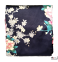 Kimono cache-coeur satiné imprimé FLEURS & PAON bleu nuit (72cm)