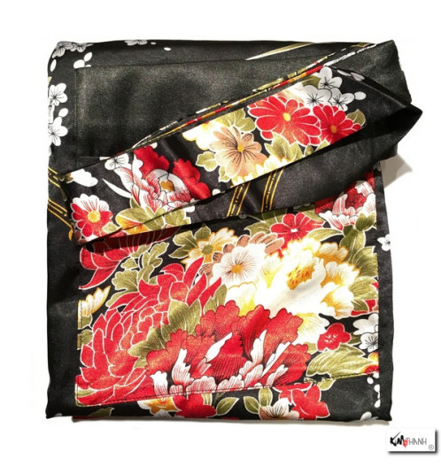 Kimono long satiné imprimé GRANdES FLEURS noir (120cm)