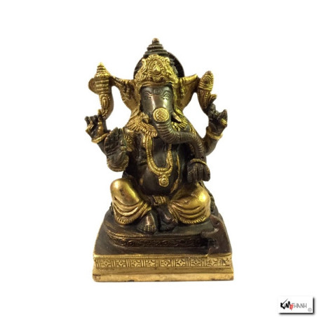 Ganesh assis en laiton sur socle carré (h4.5cm)
