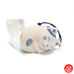 Carillon à vent japonais, fuurin en porcelaine blanc bleu Maneki neko ENdORMi (h5.5cm)