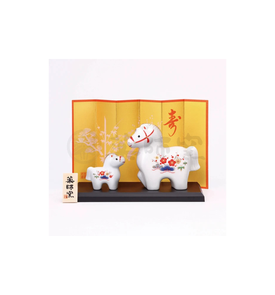 Figurine Zodiaque ChEVAL 2025 blanc FAMILLE 3 AMiS de L'HiVER en argile (L10*h9*p4.5cm)