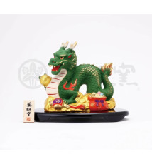 Zodiaque DRAGON 2024 vert avec DARUMA et BOURSE d'OR en argile (L18cm)
