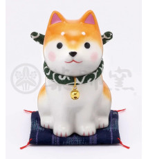 Figurine en porcelaine ShibA roux sur coussin Shibori (h10cm)